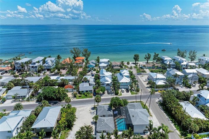 Image No.57-4 Bed Property for sale