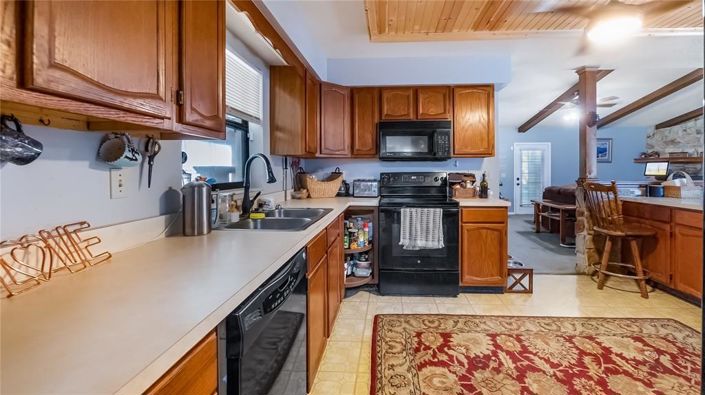 Image No.16-5 Bed Property for sale