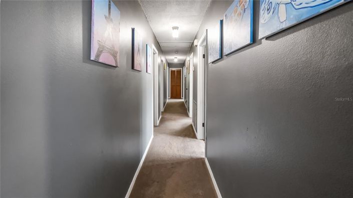 Image No.24-5 Bed Property for sale