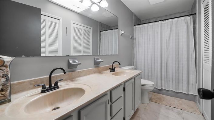 Image No.29-5 Bed Property for sale