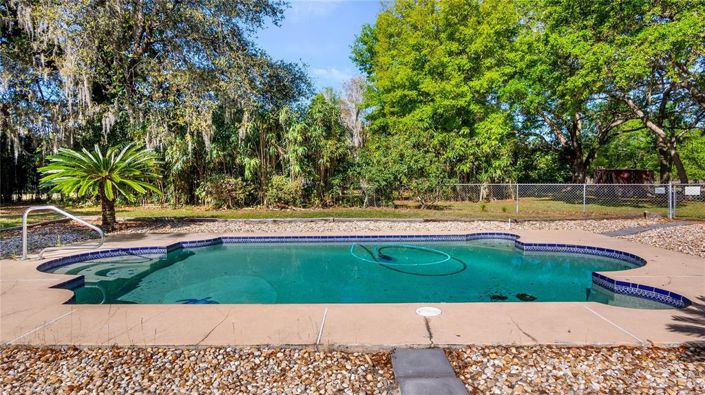 Image No.40-5 Bed Property for sale