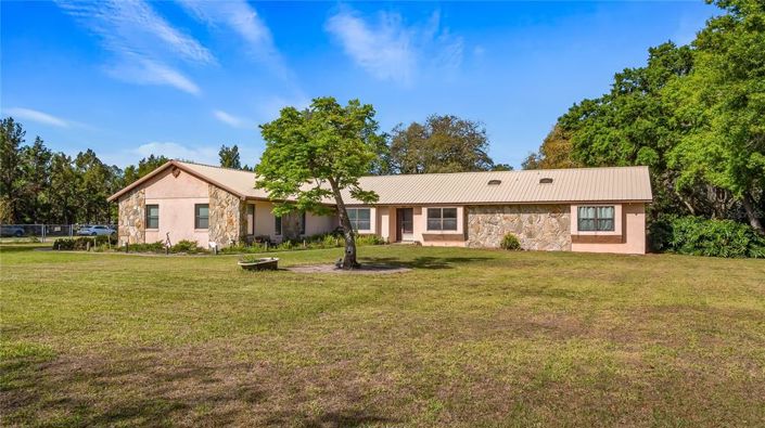 Image No.51-5 Bed Property for sale