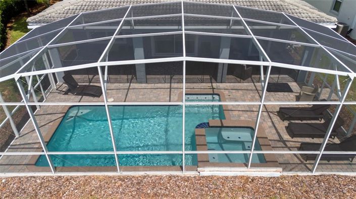 Image No.12-8 Bed Property for sale