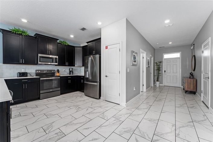 Image No.14-8 Bed Property for sale