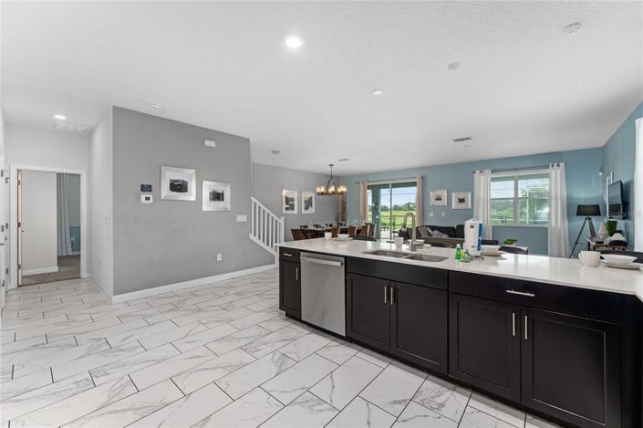 Image No.16-8 Bed Property for sale