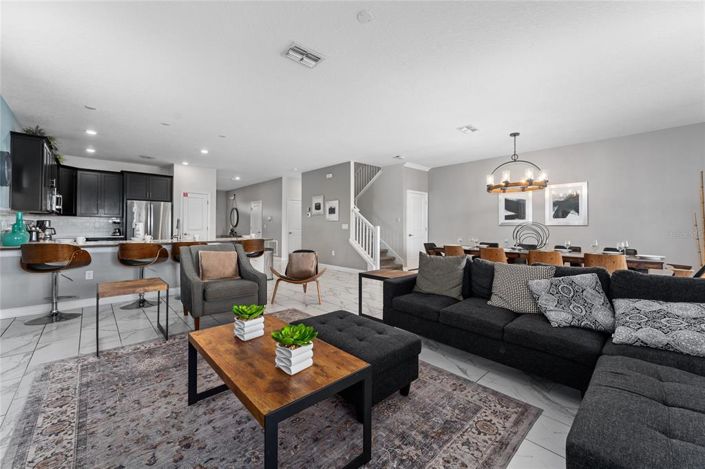 Image No.18-8 Bed Property for sale