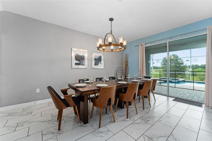 Image No.19-8 Bed Property for sale