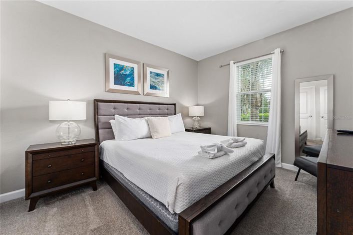 Image No.20-8 Bed Property for sale