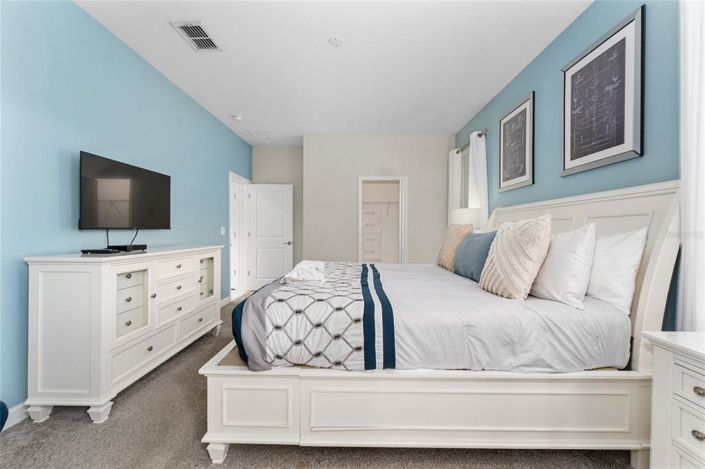 Image No.24-8 Bed Property for sale