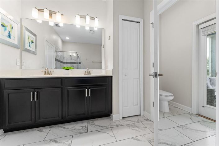 Image No.25-8 Bed Property for sale