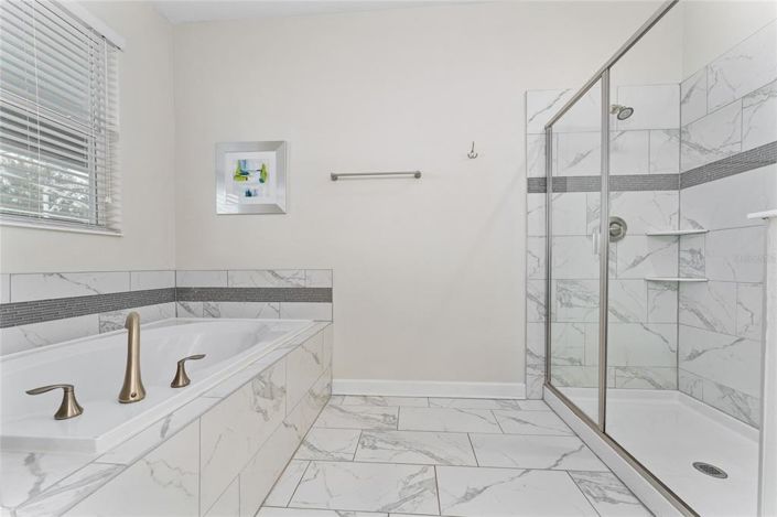 Image No.26-8 Bed Property for sale