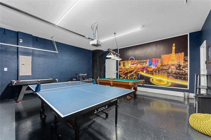 Image No.27-8 Bed Property for sale