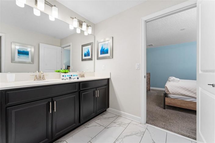 Image No.29-8 Bed Property for sale