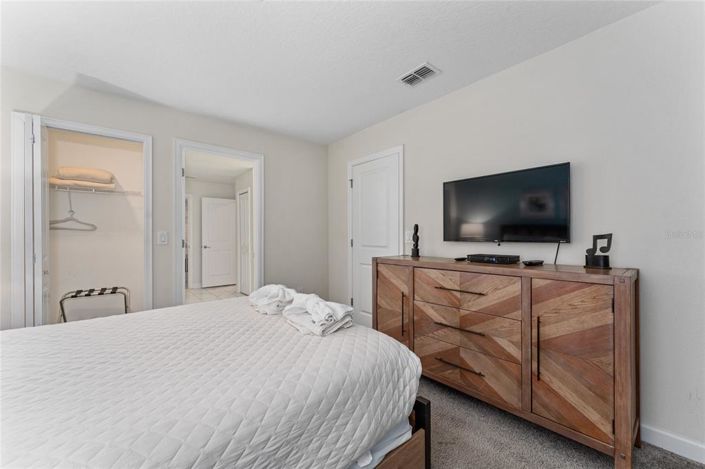 Image No.32-8 Bed Property for sale