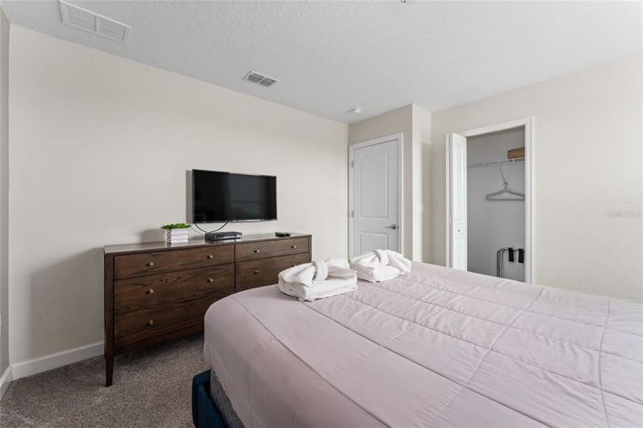 Image No.36-8 Bed Property for sale