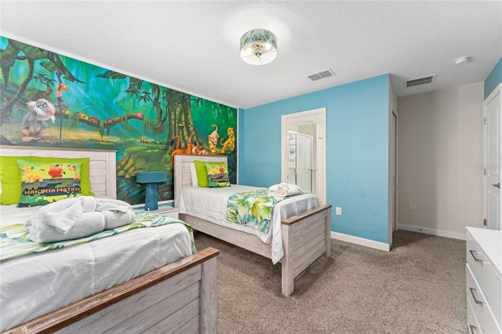 Image No.38-8 Bed Property for sale