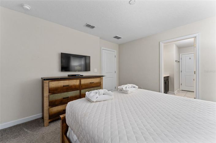 Image No.40-8 Bed Property for sale