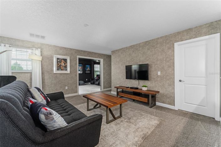 Image No.43-8 Bed Property for sale