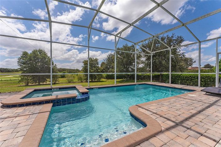 Image No.53-8 Bed Property for sale