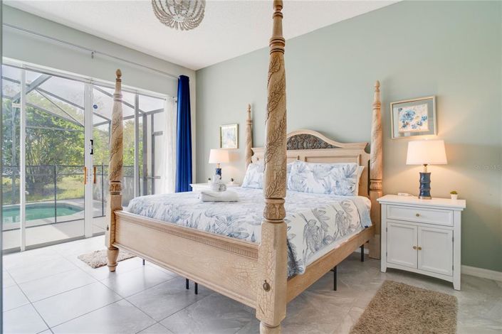 Image No.17-5 Bed Property for sale