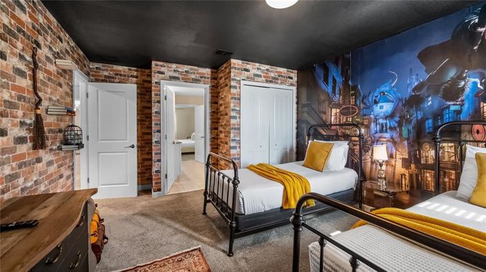 Image No.25-8 Bed Property for sale