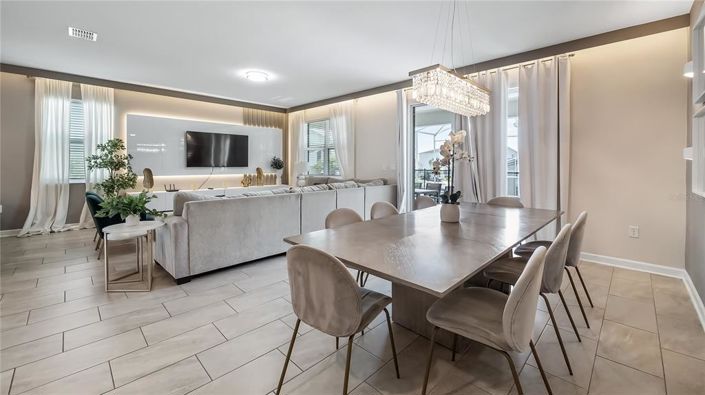 Image No.6-8 Bed Property for sale