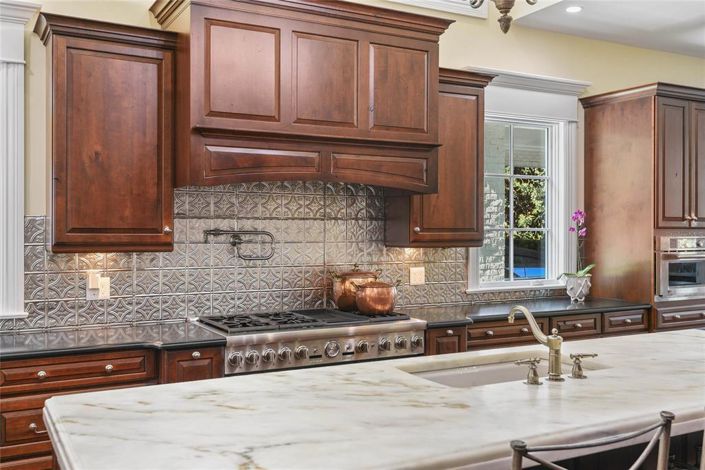 Image No.14-4 Bed Property for sale