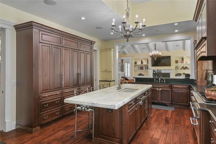 Image No.16-4 Bed Property for sale