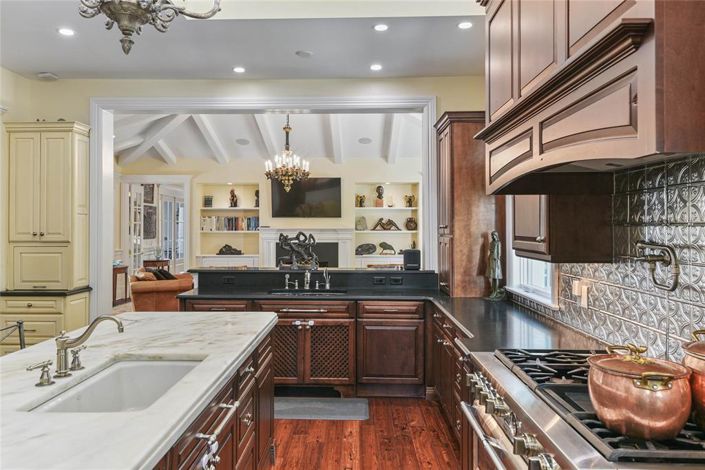 Image No.17-4 Bed Property for sale