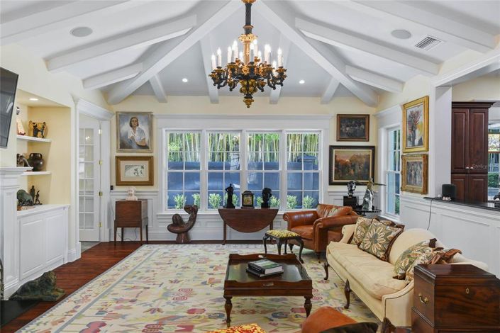 Image No.20-4 Bed Property for sale