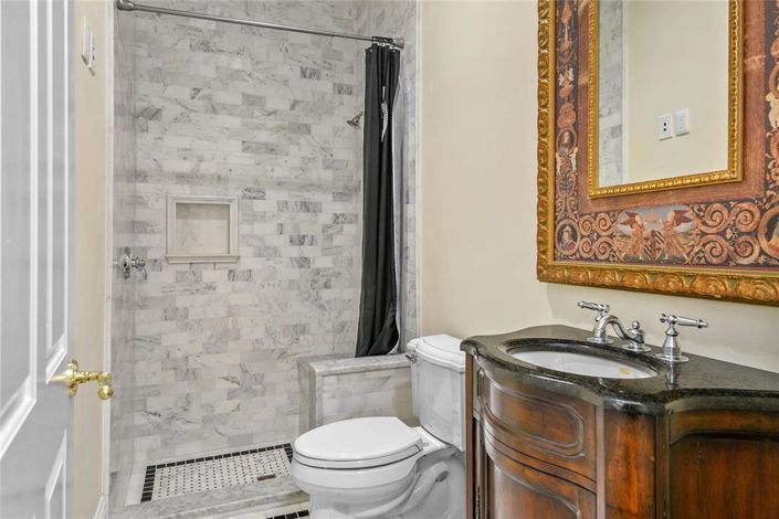 Image No.35-4 Bed Property for sale