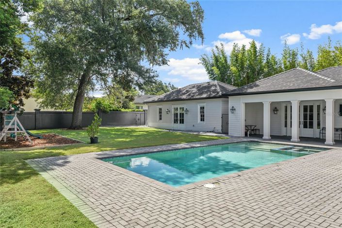 Image No.54-4 Bed Property for sale