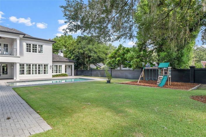 Image No.56-4 Bed Property for sale