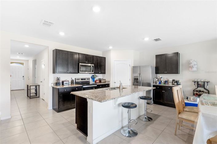 Image No.4-4 Bed Property for sale