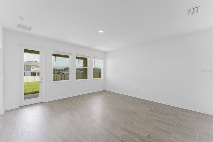 Image No.26-4 Bed Property for sale