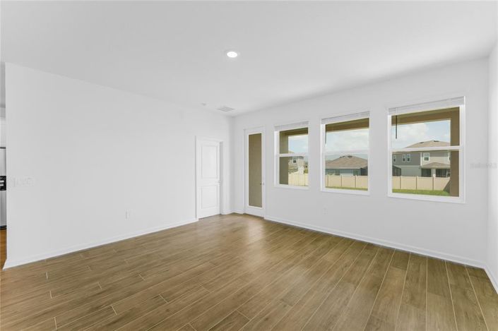 Image No.27-4 Bed Property for sale