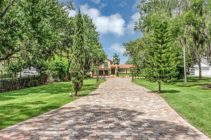 Image No.3-5 Bed Property for sale