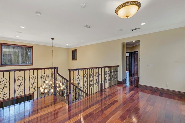 Image No.44-5 Bed Property for sale