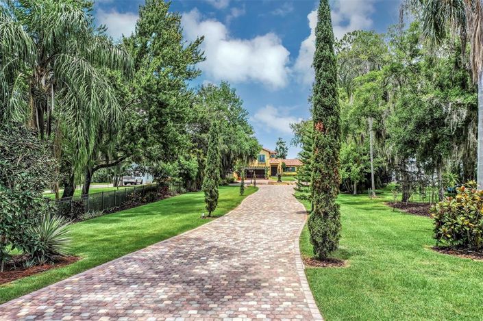 Image No.63-5 Bed Property for sale