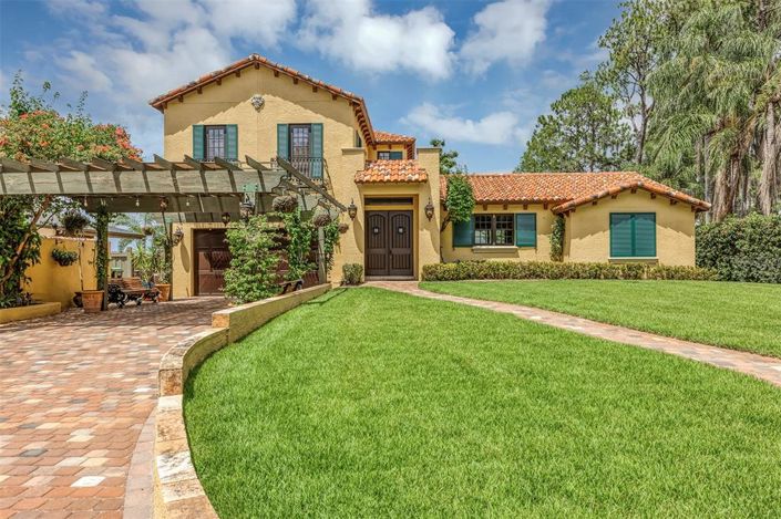 Image No.65-5 Bed Property for sale