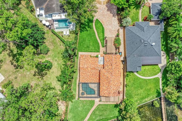 Image No.66-5 Bed Property for sale