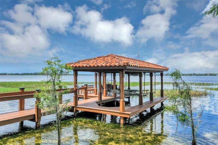 Image No.70-5 Bed Property for sale