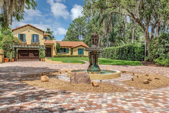 Image No.76-5 Bed Property for sale