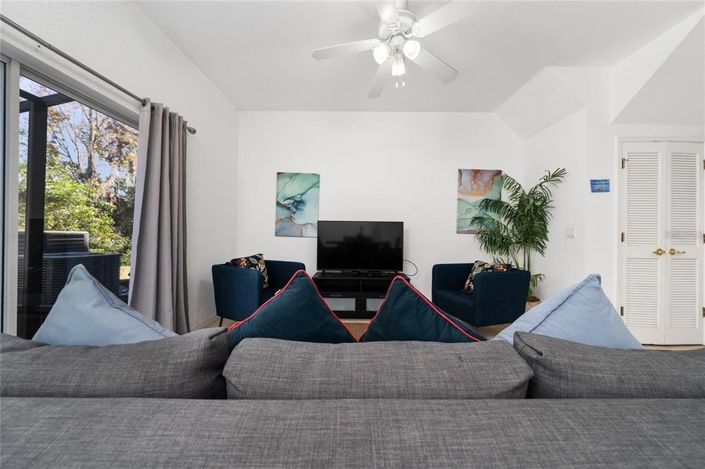 Image No.20-4 Bed Townhouse for sale