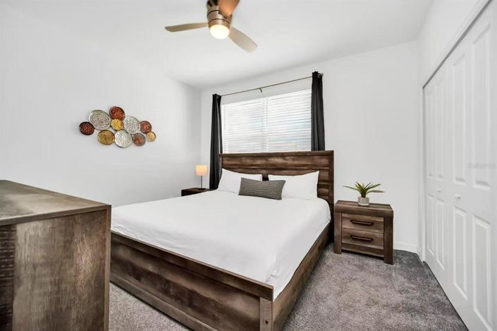 Image No.40-5 Bed Property for sale