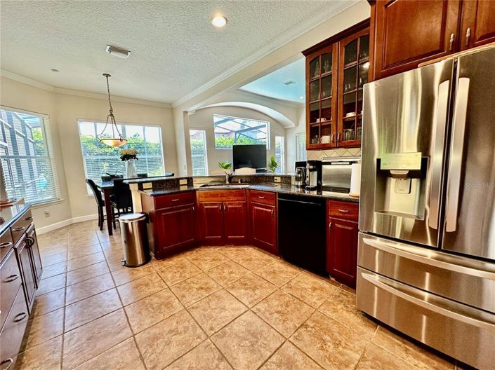 Image No.12-4 Bed Property for sale