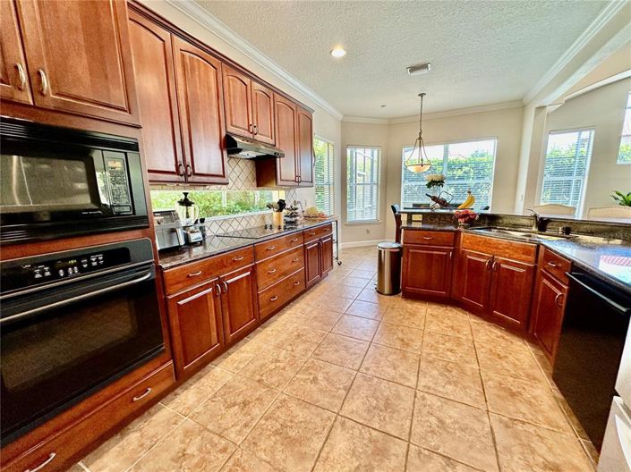 Image No.13-4 Bed Property for sale