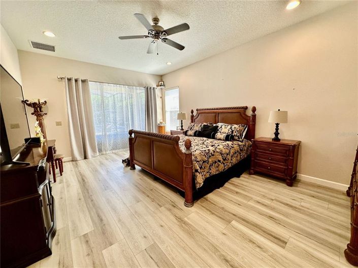 Image No.16-4 Bed Property for sale