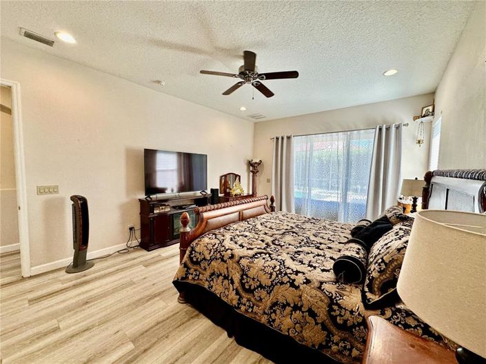 Image No.17-4 Bed Property for sale