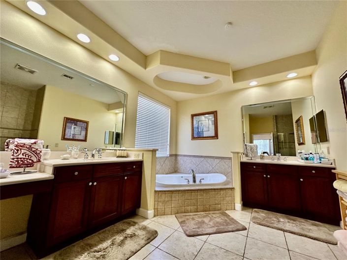 Image No.20-4 Bed Property for sale